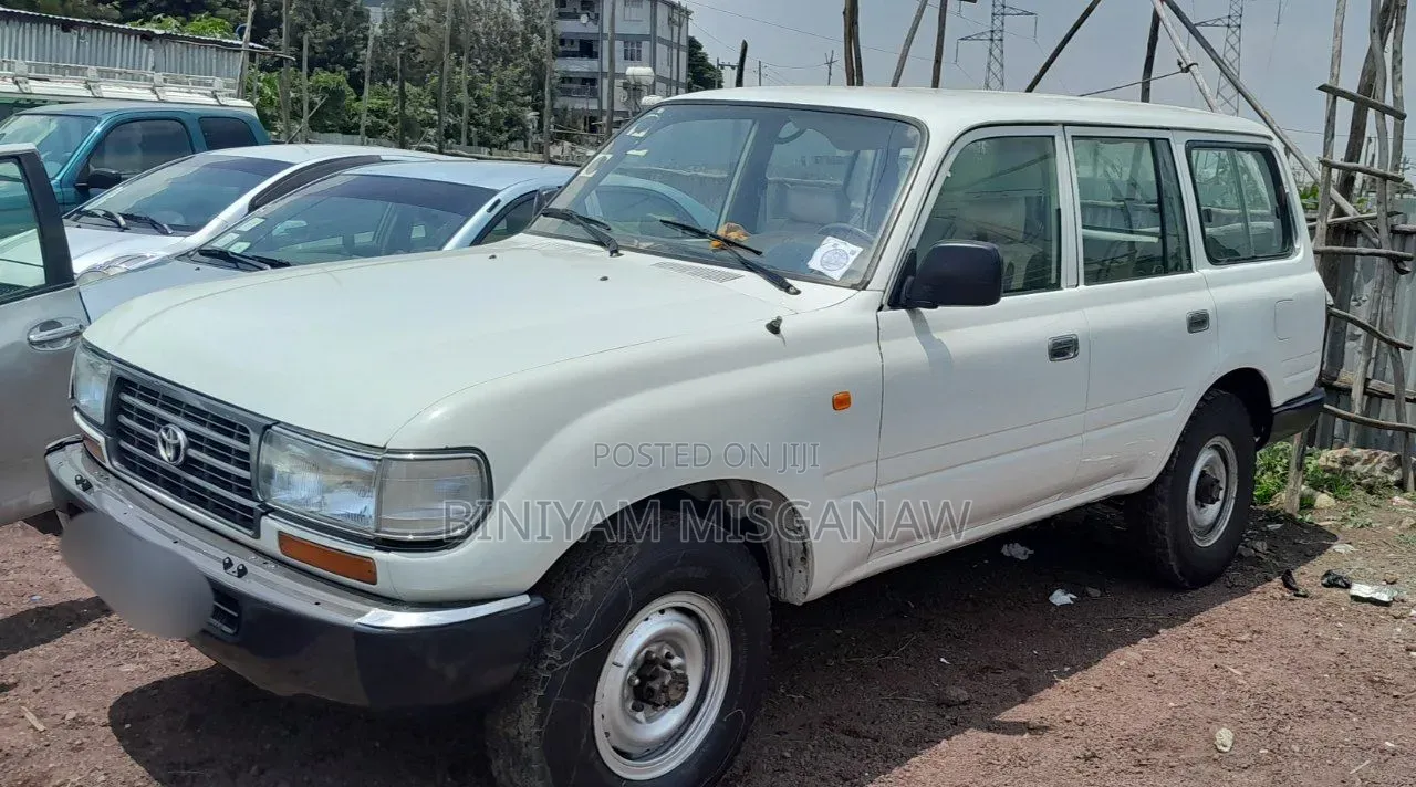 Toyota Land Cruiser 90 1997 White