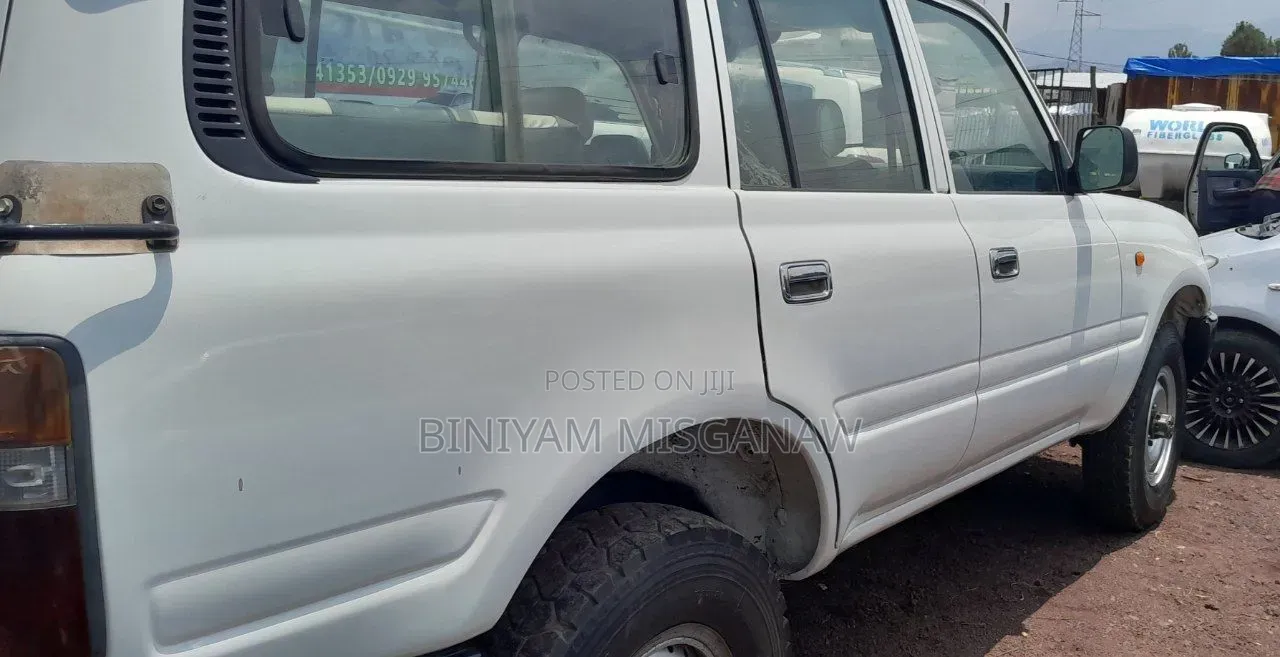 Toyota Land Cruiser 90 1997 White