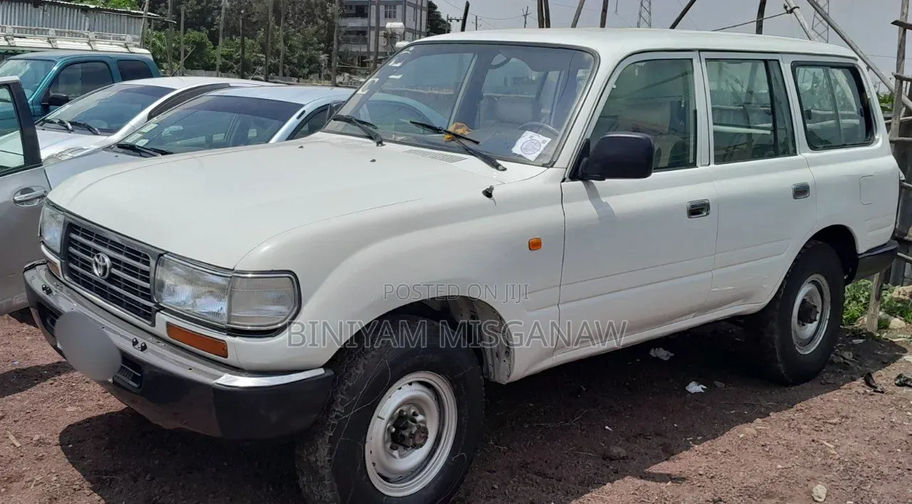 Toyota Land Cruiser 90 1997 White