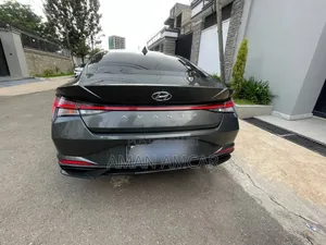 Hyundai Avante 2021 Gray