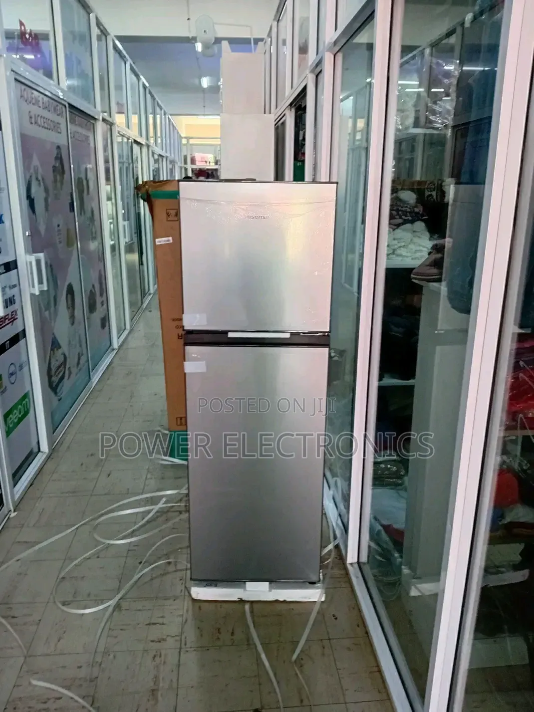 Hisense 360L Refrigerator