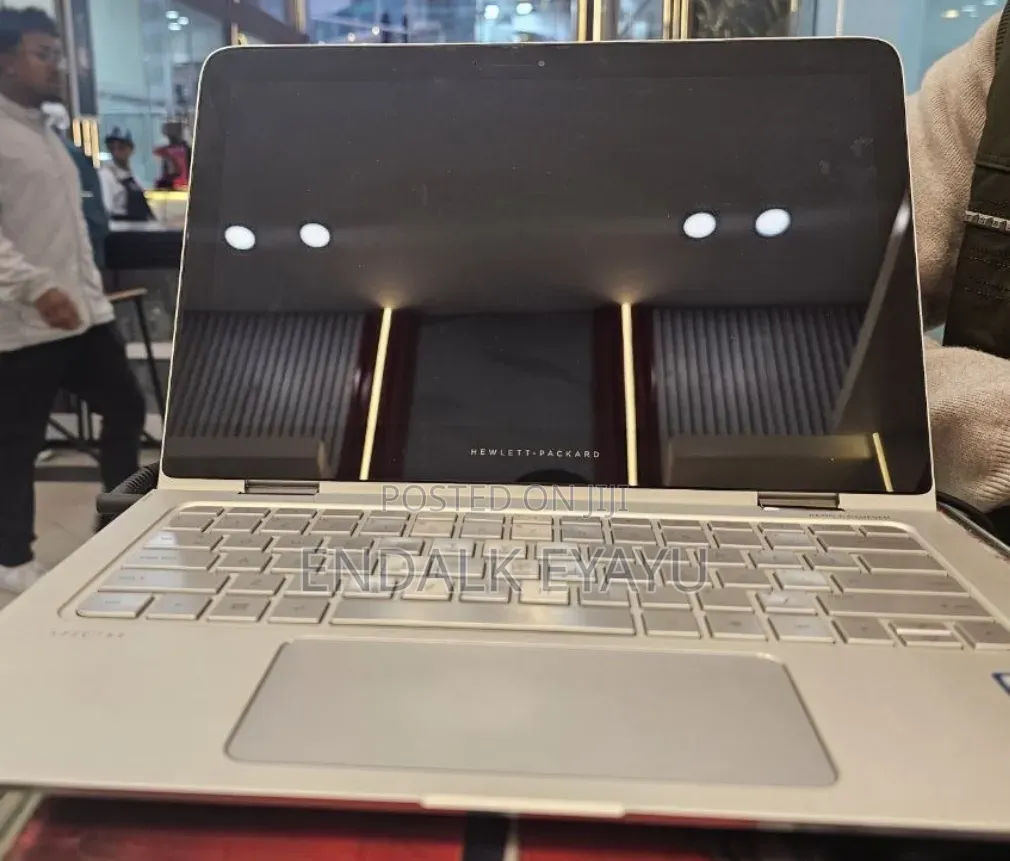 New Laptop HP Spectre X360 8GB Intel Core i5 SSD 256GB