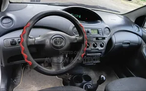 Toyota Yaris 2004 Silver
