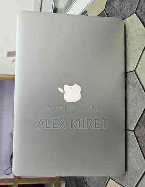 New Laptop Apple MacBook 8GB Intel Core i5 SSD 256GB