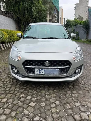 Suzuki Swift 2022 Silver