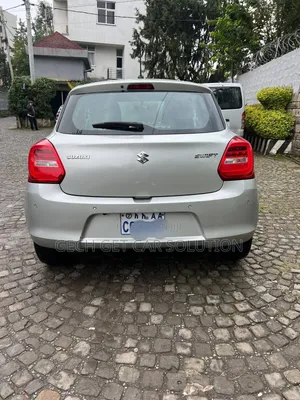 Suzuki Swift 2022 Silver