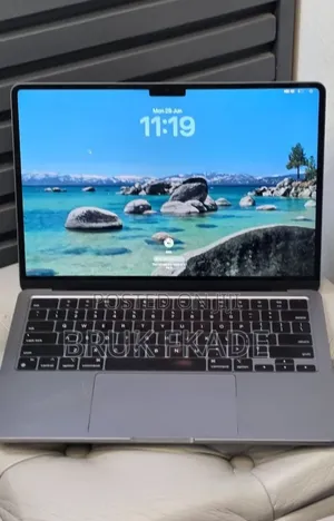 New Laptop Apple MacBook Air 2022 M2 8GB Apple M2 SSD 256GB