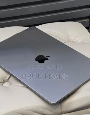 New Laptop Apple MacBook Air 2022 M2 8GB Apple M2 SSD 256GB