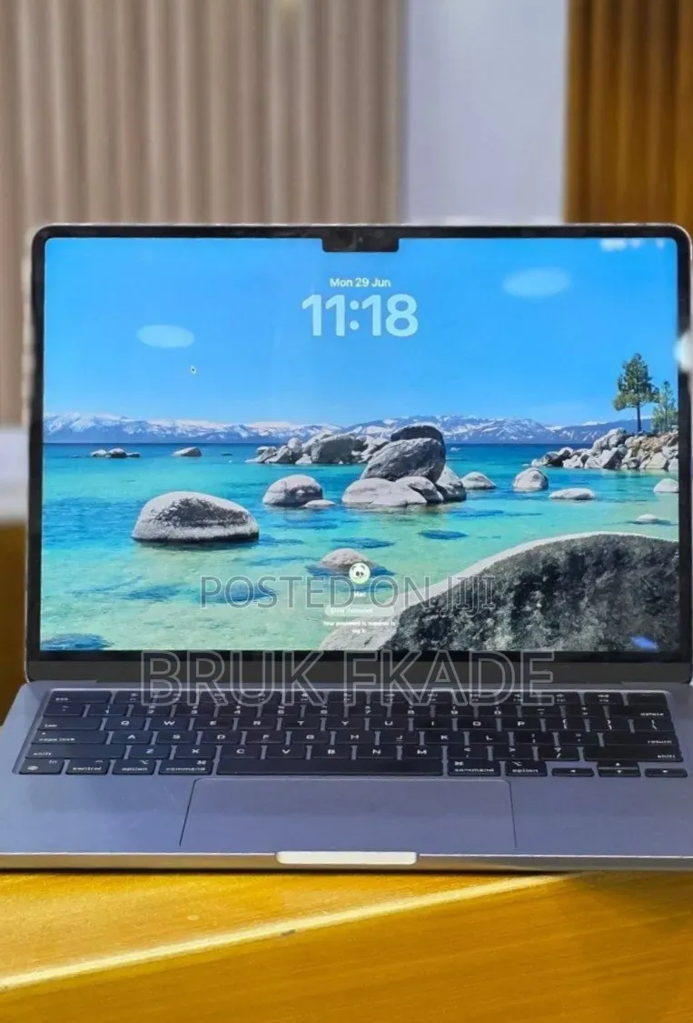 New Laptop Apple MacBook Air 2022 M2 8GB Apple M2 SSD 256GB