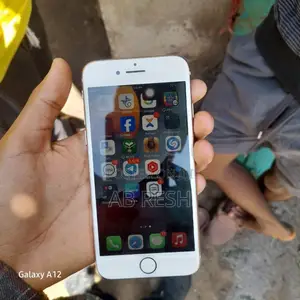 Apple iPhone 8 128 GB White