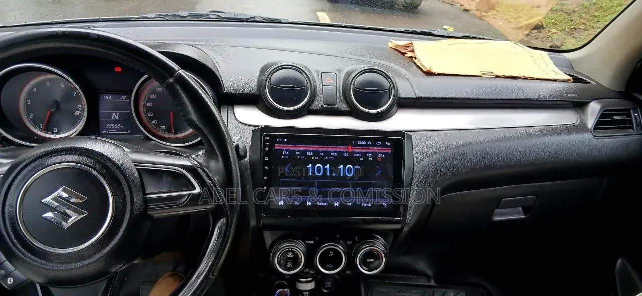 Suzuki Swift 2022 Silver
