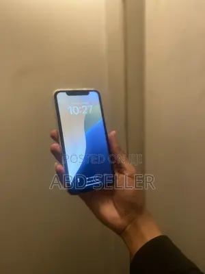 Apple iPhone XR 64 GB White
