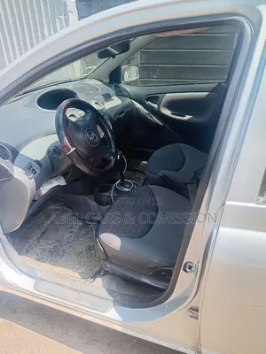 Toyota Vitz 2001 Blue