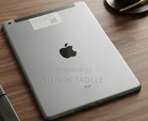 New Apple iPad 9.7 128 GB Gray
