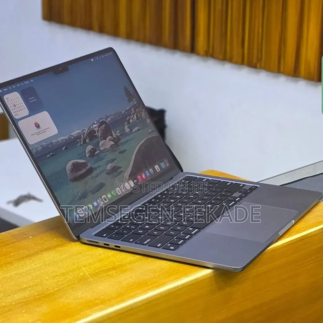 New Laptop Apple MacBook Air 2022 M2 8GB Apple M2 SSD 256GB