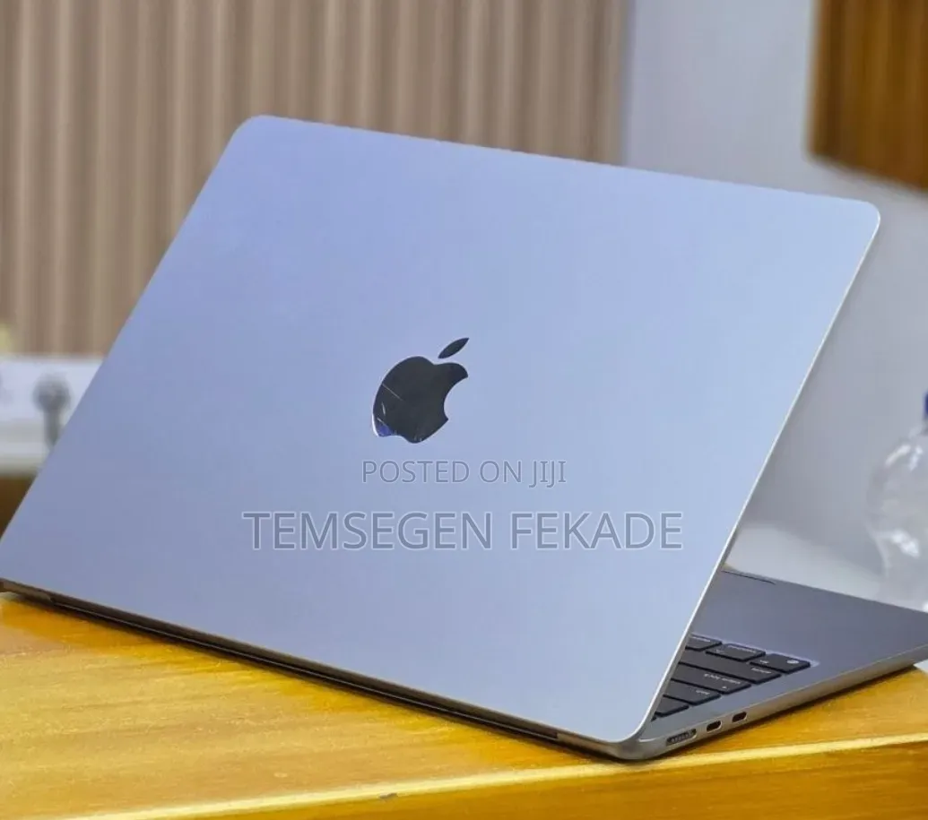 New Laptop Apple MacBook Air 2022 M2 8GB Apple M2 SSD 256GB