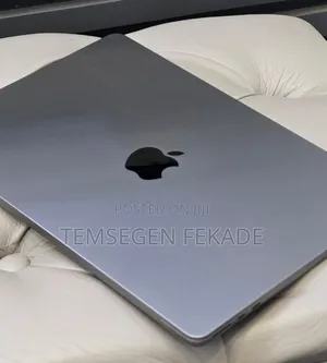 New Laptop Apple MacBook Air 2022 M2 8GB Apple M2 SSD 256GB