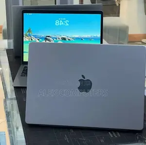 New Laptop Apple MacBook 16GB Apple M1 Pro SSD 512GB