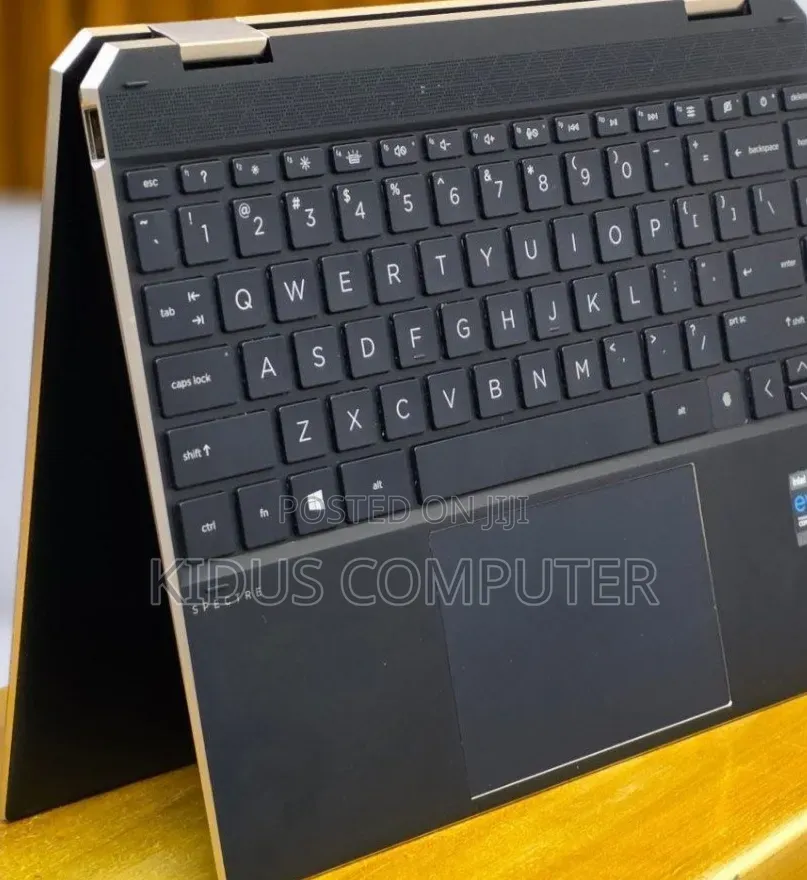 New Laptop HP Spectre 16GB Intel Core i7 SSD 512GB