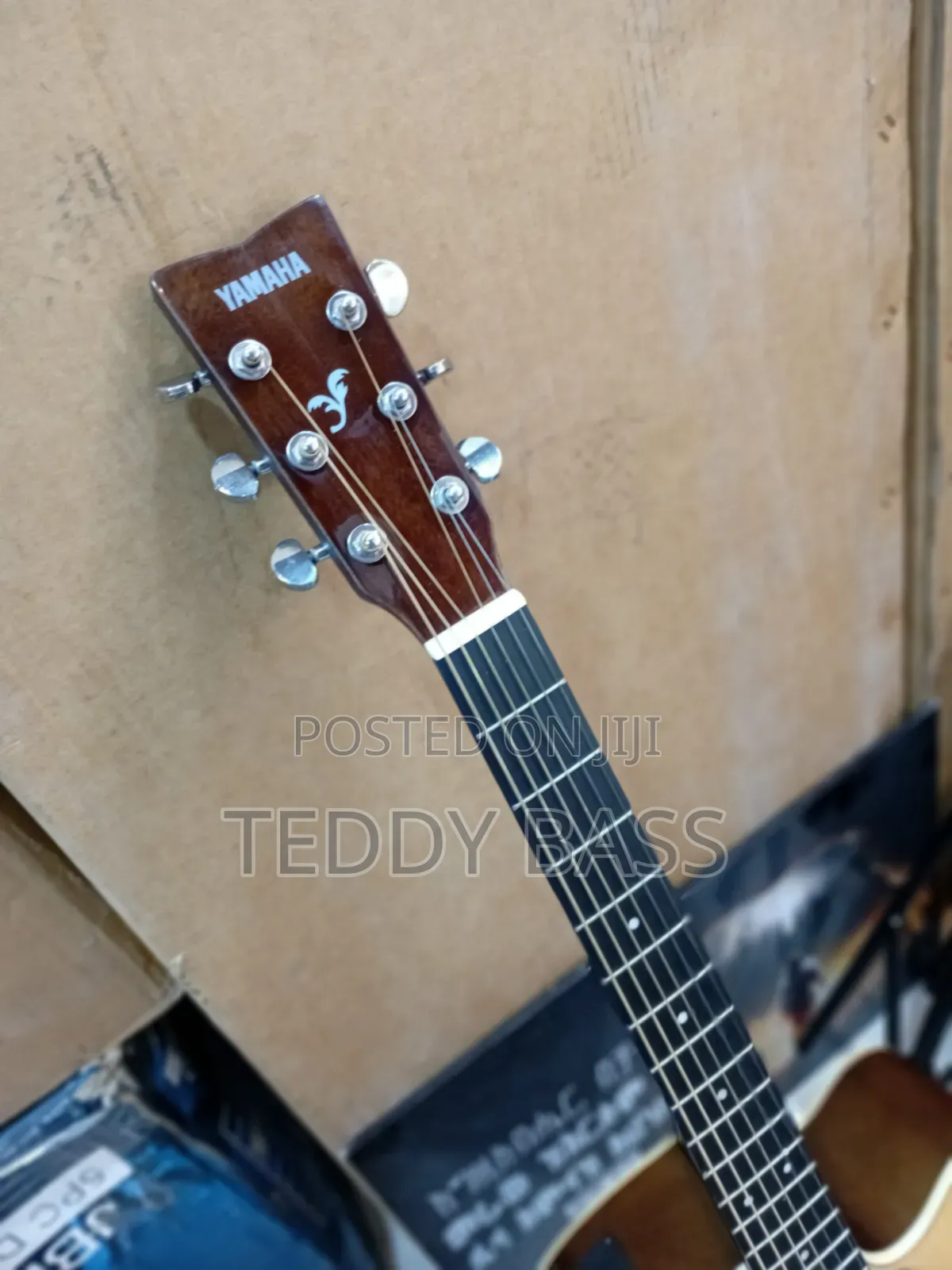 Yamaha Fx370 Box Guitar