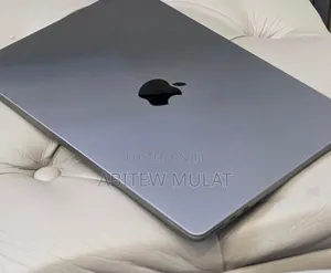 New Laptop Apple MacBook Air 2022 M2 8GB Apple M2 SSD 256GB