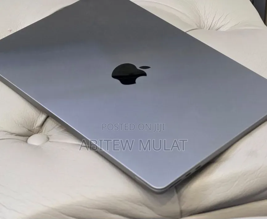 New Laptop Apple MacBook Air 2022 M2 8GB Apple M2 SSD 256GB