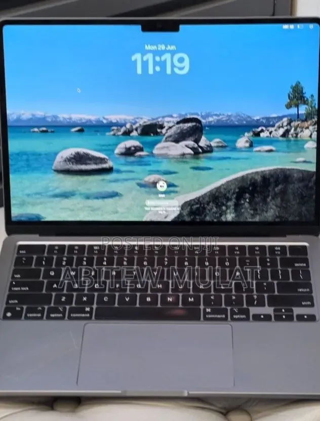 New Laptop Apple MacBook Air 2022 M2 8GB Apple M2 SSD 256GB