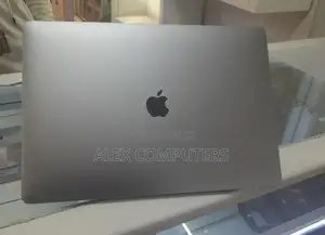 New Laptop Apple MacBook Pro 2018 16GB Intel Core i7 SSD 512GB