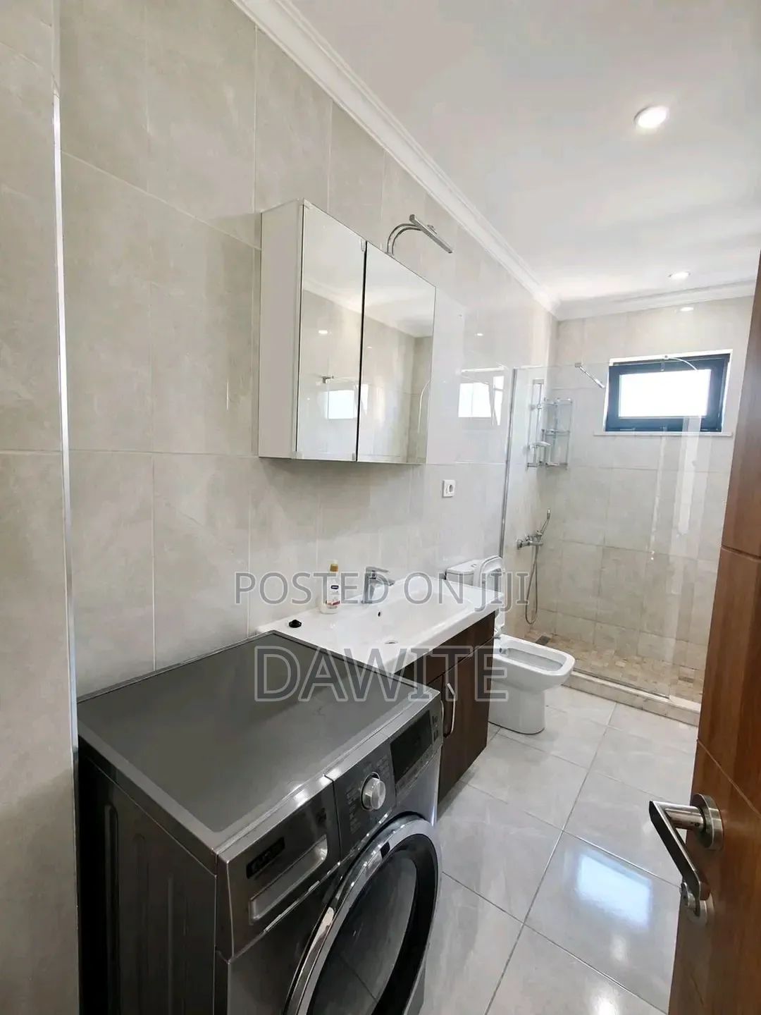 Furnished 3bdrm Apartment in የግል አፓርተማ, Bole for sale