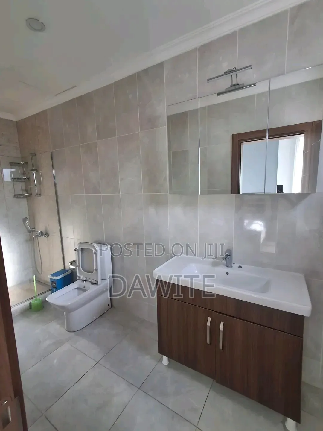 Furnished 3bdrm Apartment in የግል አፓርተማ, Bole for sale