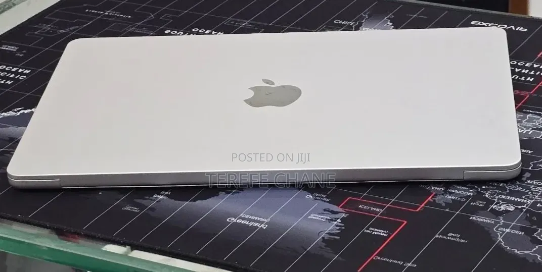 New Laptop Apple MacBook Air 2024 M3 16GB Apple M3 SSD 256GB