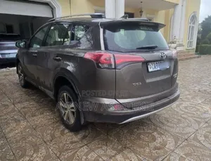 Toyota RAV4 2017 Gray