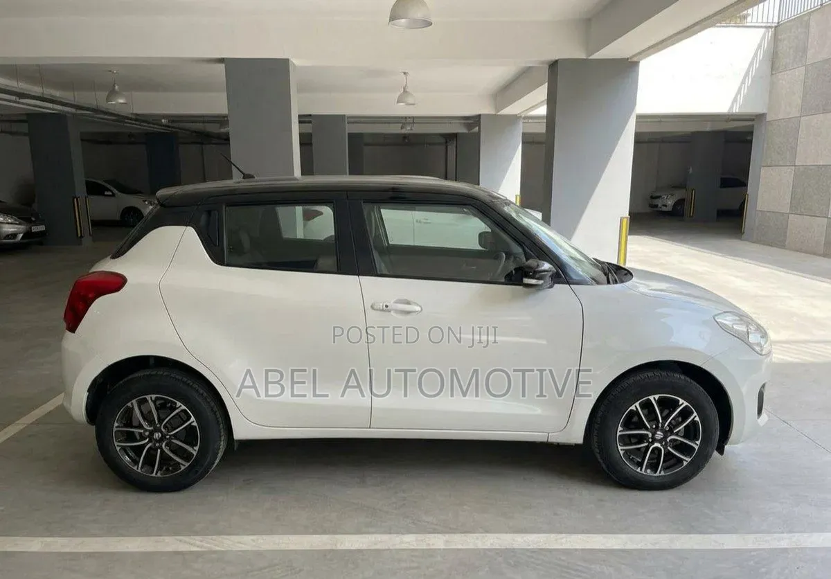 Suzuki Swift 2022 White