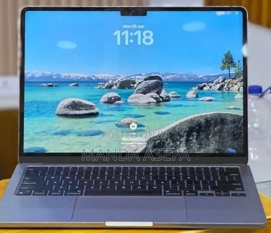 New Laptop Apple MacBook Air 2022 M2 8GB Apple M2 SSD 256GB