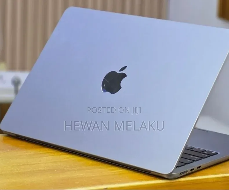 New Laptop Apple MacBook Air 2022 M2 8GB Apple M2 SSD 256GB