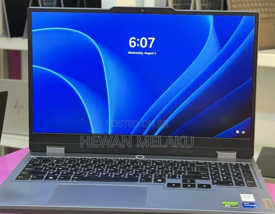 New Laptop Lenovo LOQ 15AHP10 16GB Intel Core i7 SSD 512GB