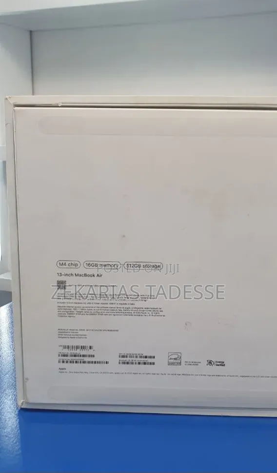 New Laptop Apple MacBook Air 2025 M4 16GB Apple M4 SSD 512GB