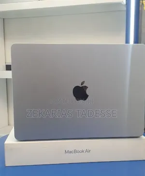New Laptop Apple MacBook Air 2025 M4 16GB Apple M4 SSD 512GB