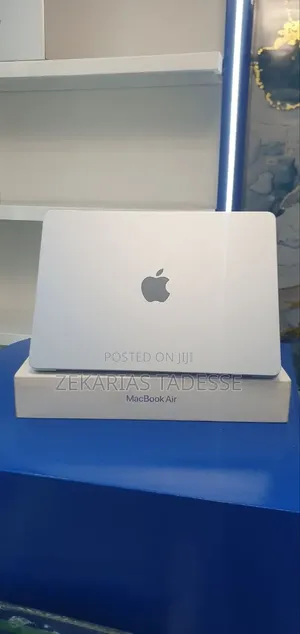 New Laptop Apple MacBook Air 2025 M4 16GB Apple M4 SSD 512GB