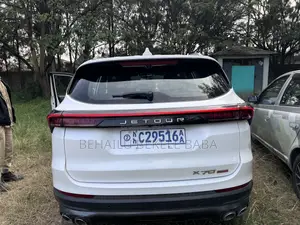 Jetour X70 Plus 1.6 7-Seater FWD 2022 White
