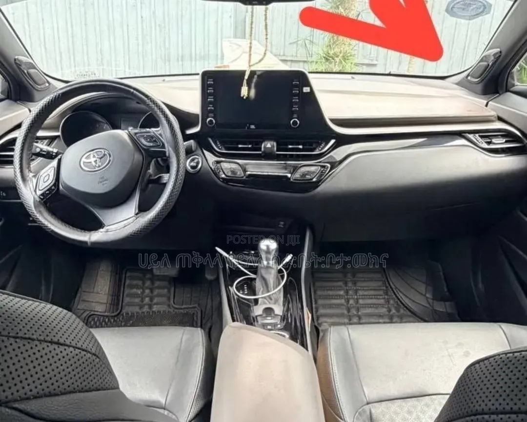 Toyota C-HR 2022 Gray