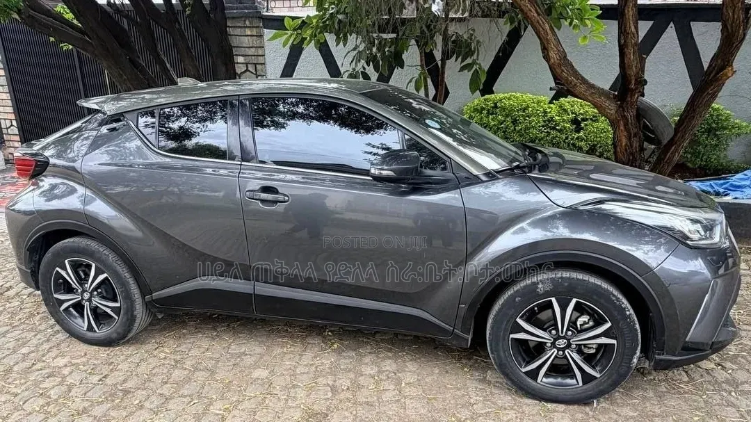 Toyota C-HR 2022 Gray