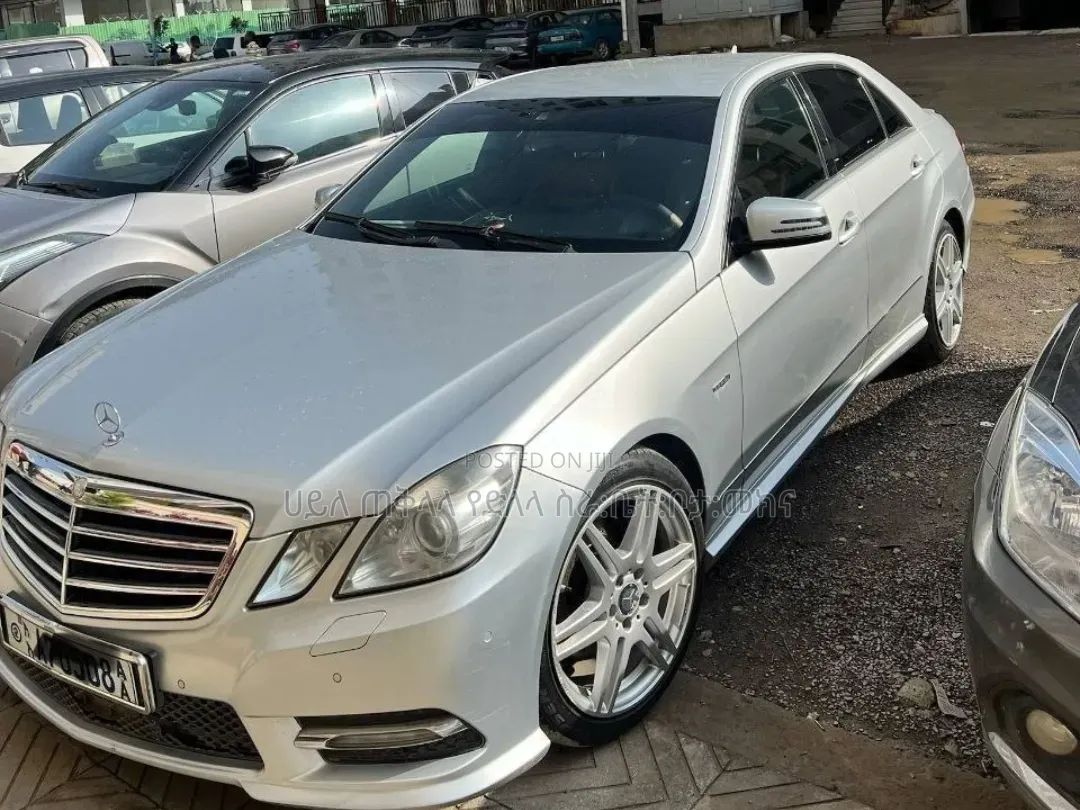 Mercedes-Benz E220 2013 Silver