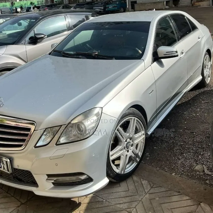 Mercedes-Benz E220 2013 Silver