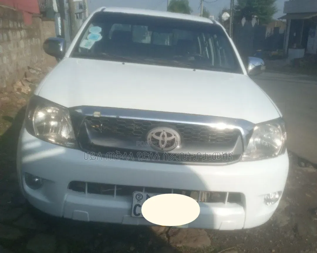 Toyota Hilux 2011 Off white