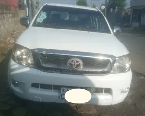 Toyota Hilux 2011 Off white