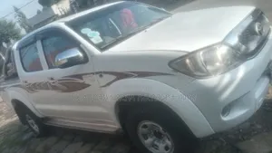 Toyota Hilux 2011 Off white