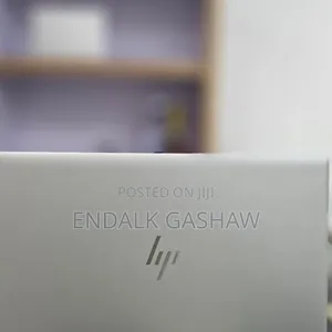 New Laptop HP ZBook Firefly G8 16GB Intel Core i7 SSD 512GB