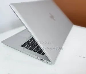 New Laptop HP ZBook Firefly G8 16GB Intel Core i7 SSD 512GB