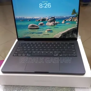 New Laptop Apple MacBook Pro 2025 M5 16GB Apple M5 SSD 512GB